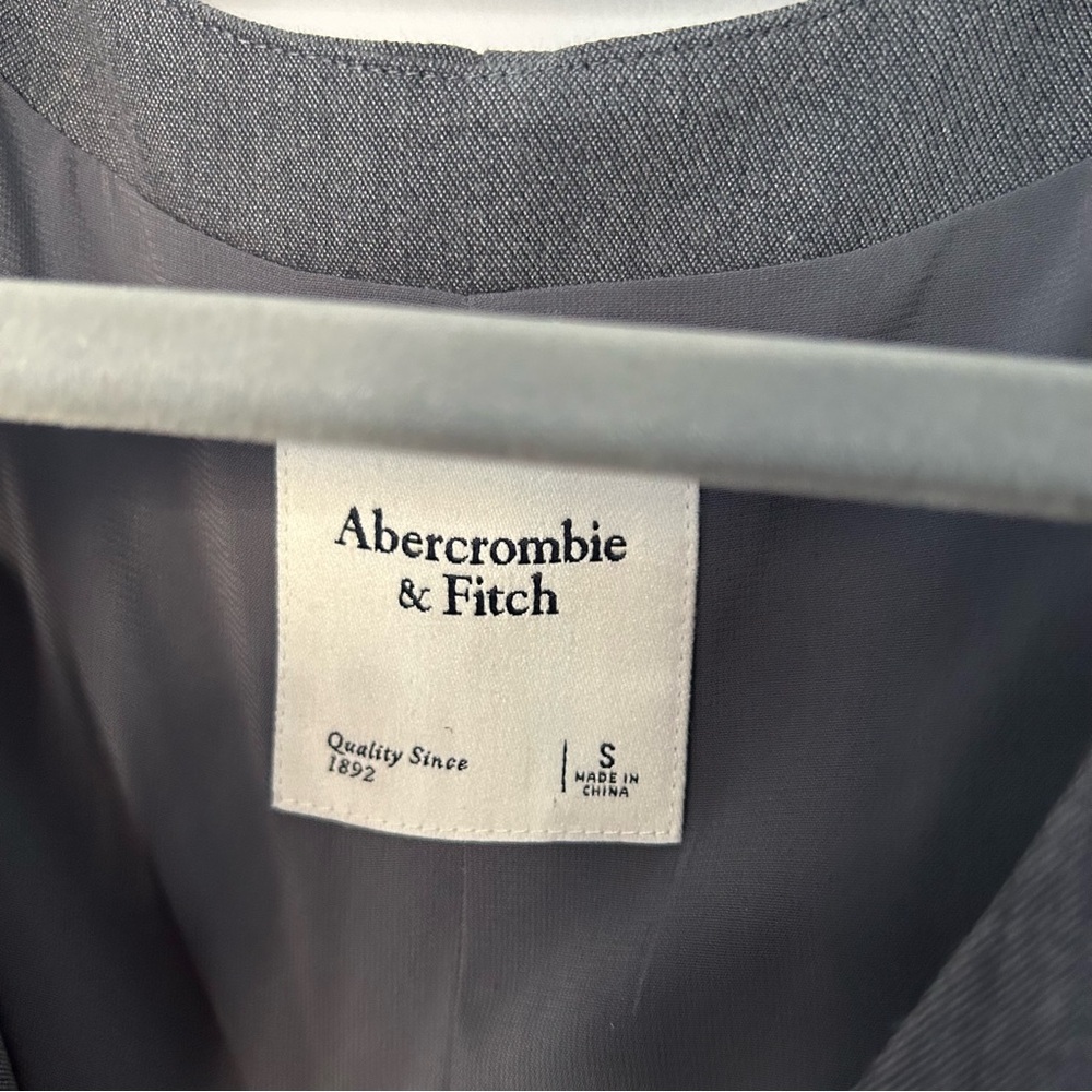 Abercrombie & Fitch Gray Mini Dress - Picture 2 of 3